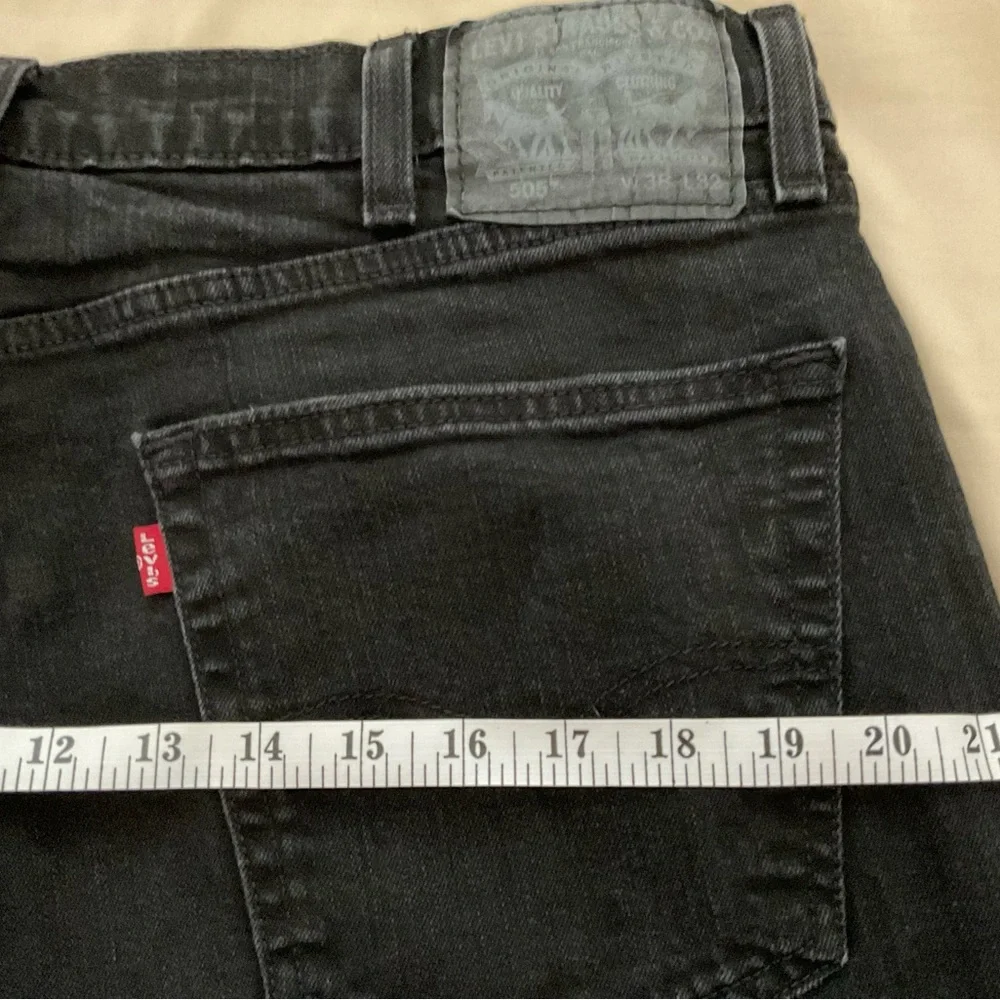 Levis classic black